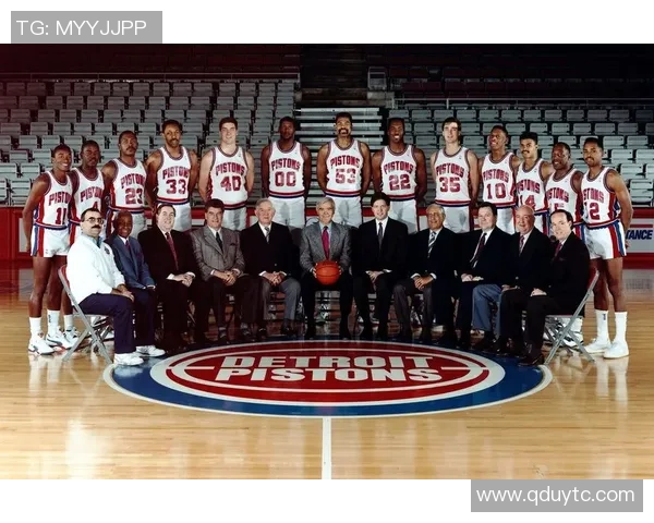 北京篮球队运营模式解析与市场策略探讨 北京篮球队运营模式解析与市场策略探讨