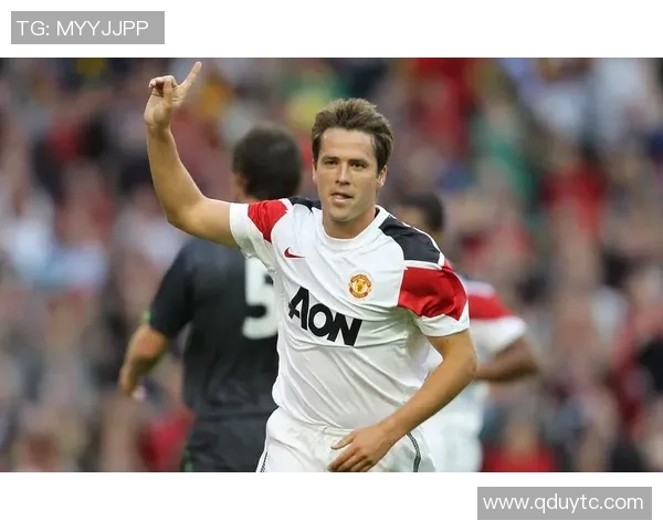 足球明星的运动偏好揭秘他们热爱的其他运动项目与兴趣 足球明星的运动偏好揭秘他们热爱的其他运动项目与兴趣