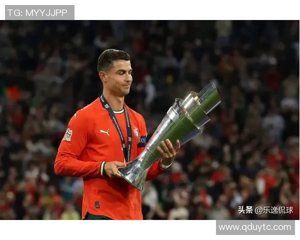 本届足球明星闪耀登场各路传奇球员一一介绍与精彩瞬间回顾 本届足球明星闪耀登场各路传奇球员一一介绍与精彩瞬间回顾