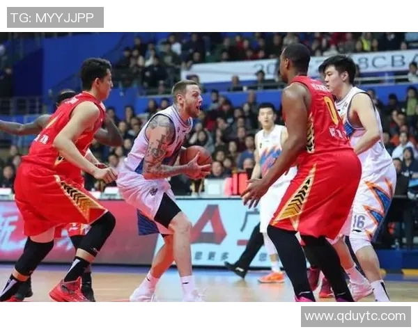 深圳篮球队在快速转换中展现实力与不足的深度分析