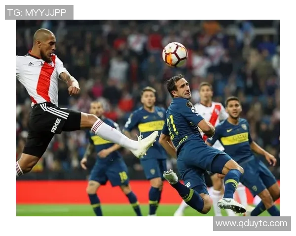 足球明星的绝妙操作技巧揭秘助你提升球技的实用指南 足球明星的绝妙操作技巧揭秘助你提升球技的实用指南