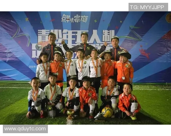 成都足球队团队协作深度解析与其他球队的对比研究